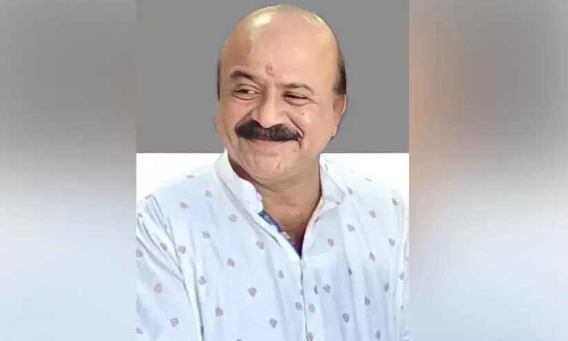 ആക്രി സാധനങ്ങൾ ലേലം ചെയ്തതിൽ ക്രമക്കേട്: നഗരസഭ ജീവനക്കാരന് സസ്പെൻഷൻ ആക്രി സാധനങ്ങൾ ലേലം ചെയ്തതിൽ ക്രമക്കേട്: നഗരസഭ ജീവനക്കാരന് സസ്പെൻഷൻ