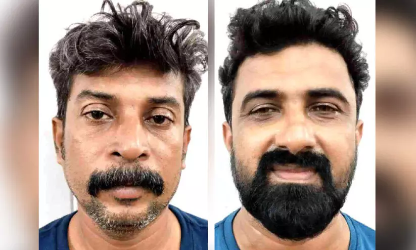 മുക്കുപണ്ടം പണയംവെച്ച് ലക്ഷങ്ങൾ തട്ടിയ രണ്ടംഗസംഘം പിടിയിൽ മുക്കുപണ്ടം പണയംവെച്ച് ലക്ഷങ്ങൾ തട്ടിയ രണ്ടംഗസംഘം പിടിയിൽ