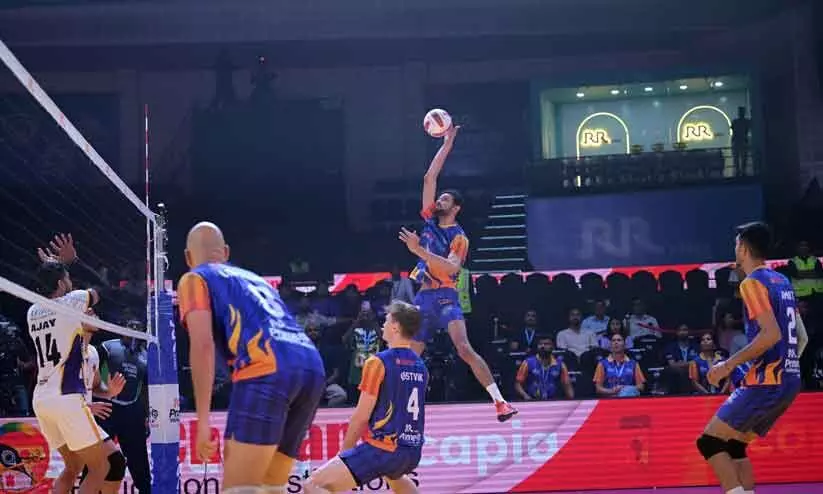 പ്രൈം വോളിബാള്‍ ലീഗ്: ഡല്‍ഹി തൂഫാന്‍സിനെയും വീഴ്ത്തി മുംബൈ, തുടർച്ചയായ മൂന്നാംജയം