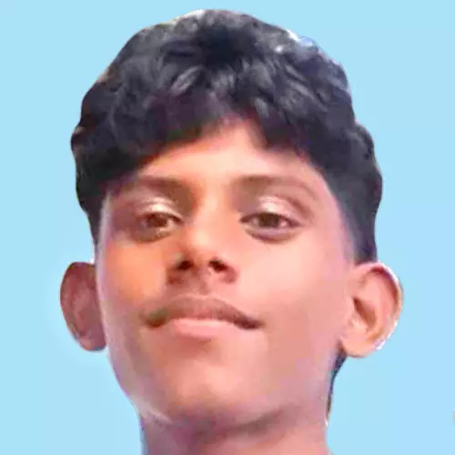 കാ​ണാ​താ​യ വി​ദ്യാ​ർ​ഥി കു​ള​ത്തി​ൽ മു​ങ്ങി​മ​രി​ച്ച നി​ല​യി​ൽ