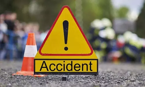 ഖോ​ർ​ഫ​ക്കാ​നി​ൽ കാ​റ​പ​ക​ടം; പി​താ​വും കു​ഞ്ഞും മ​രി​ച്ചു