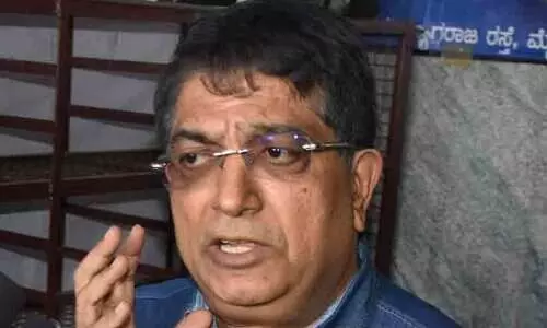 സുപ്രീം കോടതി ചീഫ് ജസ്റ്റിസിനെ ഷൂ എറിഞ്ഞ അക്രമിയുടെ ‘ധീരത’യെ പ്രകീർത്തിച്ച് കർണാടകയിലെ ബി.ജെ.പി നേതാവ്, വിവാദം