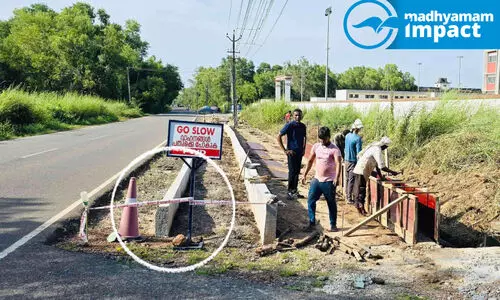 രാ​ജീ​വ് ഗാ​ന്ധി ഇ​ൻ​ഡോ​ർ സ്റ്റേ​ഡി​യം; ന​ട​പ്പാ​ത നി​ർ​മാ​ണം പു​ന​രാ​രം​ഭി​ച്ചു