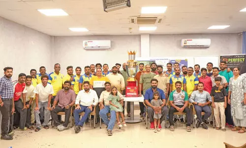 മ​ഞ്ഞ​പ്പ​ട ഒ​മാ​ന്‍ ഫു​ട്‌​ബാ​ള്‍ ടൂ​ര്‍ണ​മെ​ന്റും ഫാ​മി​ലി ഫ​ണ്‍ ഡേ​യും 10ന്