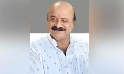 ആ​ക്രി സാ​ധ​ന​ങ്ങ​ൾ ലേ​ലം ചെ​യ്ത​തി​ൽ ക്ര​മ​ക്കേ​ട്: ന​ഗ​ര​സ​ഭ ജീ​വ​ന​ക്കാ​ര​ന് സ​സ്പെ​ൻ​ഷ​ൻ