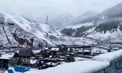 jammu-kashmir, pahalgham, poonch, snowfall,kashmir valley, ടൂറിസ്റ്റ്, മഞ്ഞുവീഴ്ച, ജമ്മു, സോൻമാർഗ്
