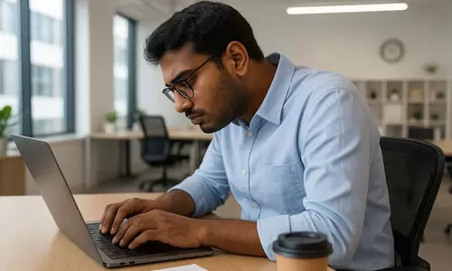 ഇരിപ്പ് കൂടുതലായോ? കഴുത്തും നടുവും പറയുന്നത് കേൾക്കൂ...