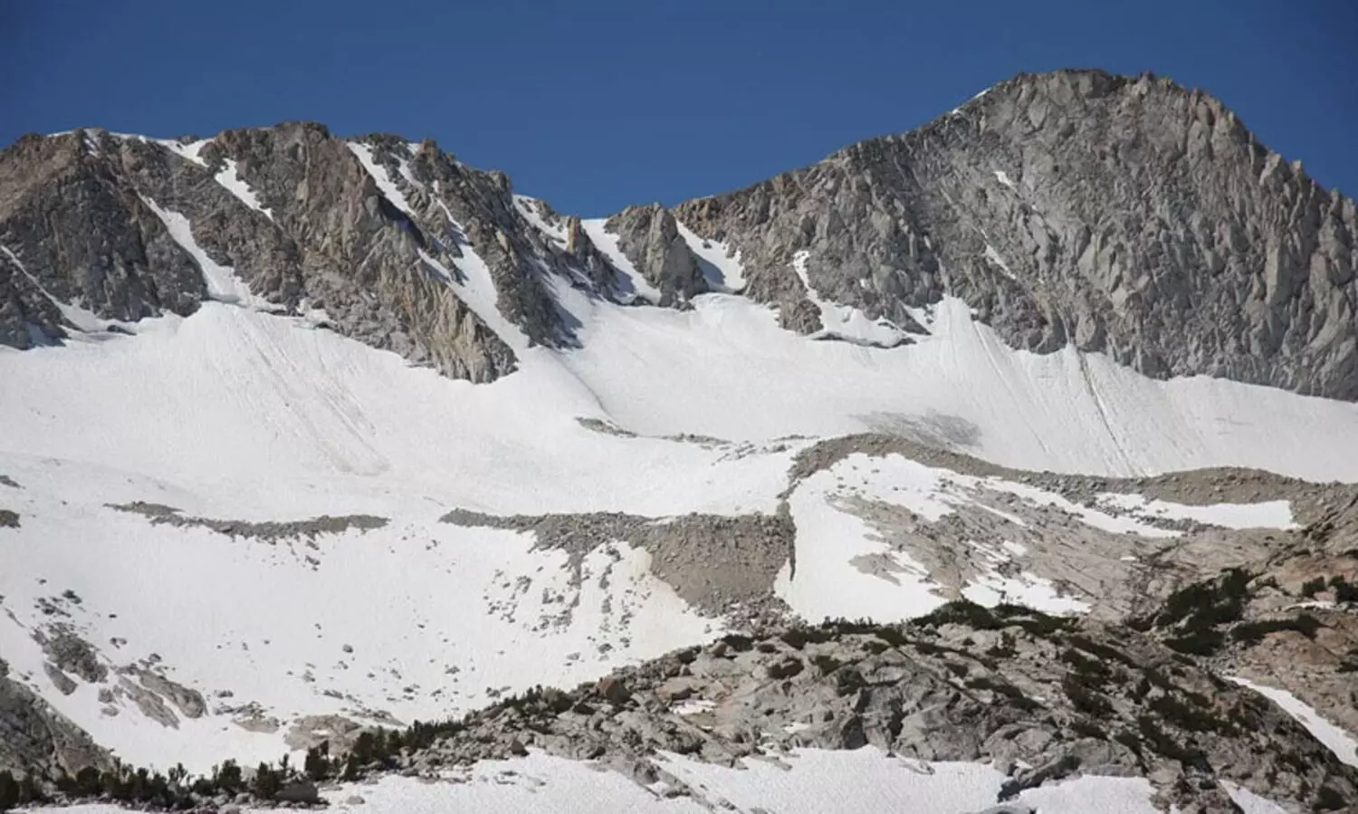 സമീപ ഭാവിയിൽ ഹിമാനികൾ അപ്രത്യക്ഷമാവും; 50 വർഷത്തിനപ്പുറം മനുഷ്യർ ആദ്യമായി ഹിമാനികളില്ലാത്ത സിയറ നെവാഡ കണ്ടേക്കുമെന്ന് പഠനം