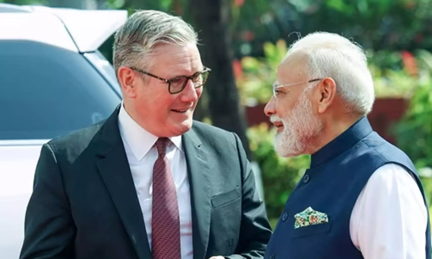 ഇ​ന്ത്യയിലെത്തിയ ബ്രി​ട്ടീ​ഷ്​ പ്ര​ധാ​ന​മ​ന്ത്രിയുമായി കൂടിക്കാഴ്ച നടത്തി ന​രേ​ന്ദ്ര മോ​ദി