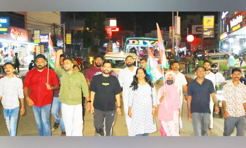 ഉരുൾ ദുരന്ത ബാധിതരുടെ ബാങ്ക് വായ്പ; കേന്ദ്ര നിലപാടിനെതിരെ വ്യാപക പ്രതിഷേധം ഉരുൾ ദുരന്ത ബാധിതരുടെ ബാങ്ക് വായ്പ; കേന്ദ്ര നിലപാടിനെതിരെ വ്യാപക പ്രതിഷേധം