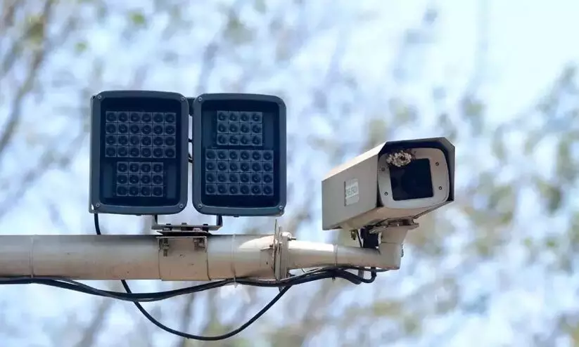 എ.ഐ കാമറകൾ കണ്ണുതുറന്നു; നിയമലംഘനം റെക്കോഡിൽ എ.ഐ കാമറകൾ കണ്ണുതുറന്നു; നിയമലംഘനം റെക്കോഡിൽ