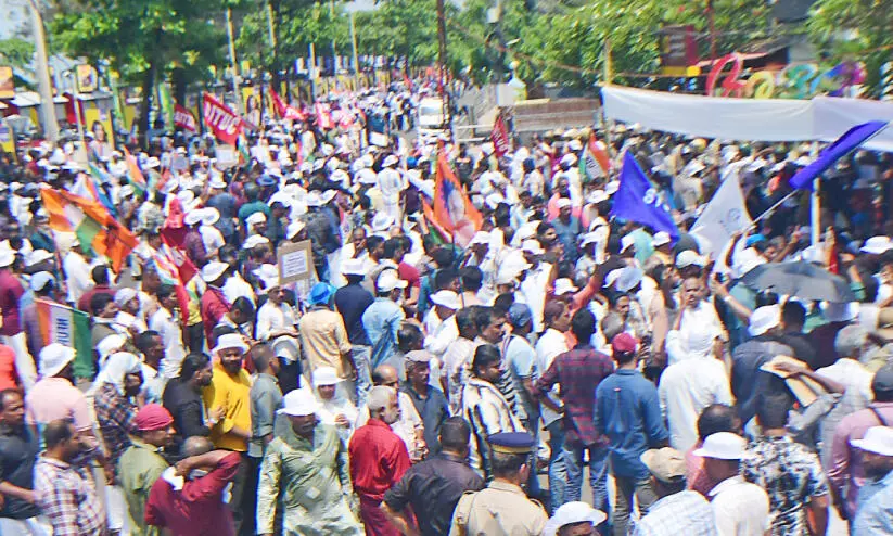 ജീവിതമാർഗം മുടക്കരുതേ... ജീവിതമാർഗം മുടക്കരുതേ...