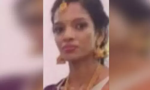 ക്രെ​യി​ൻ ഇ​ടി​ച്ച് അ​ധ്യാ​പി​ക​ക്ക് ദാ​രു​ണാ​ന്ത്യം