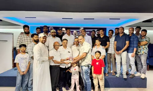 കെ.​പി. ബ​ഷീ​റു​ദ്ദീ​ന് ജി​ദ്ദ വ​ലി​യ​പ​റ​മ്പ് പ്ര​വാ​സി കൂ​ട്ടാ​യ്മ യാ​ത്ര​യ​യ​പ്പ് ന​ൽ​കി