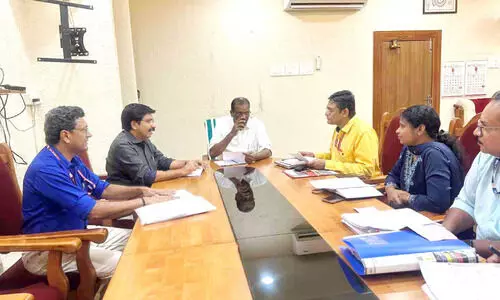 പ്ര​ള​യ പു​ന​ര​ധി​വാ​സം വേ​ഗ​ത്തി​ലാ​ക്കാ​ന്‍ നി​ർ​ദേ​ശം