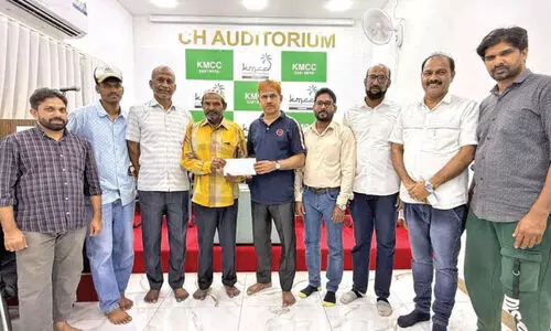 യു.​പി സ്വ​ദേ​ശി​ക്ക് കെ.​എം.​സി.​സി കൈ​ത്താ​ങ്ങ്