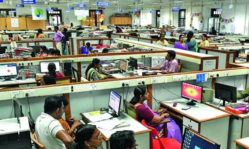 സർക്കാർ ജോലിയിലേക്ക് കൈപിടിച്ച് ന്യൂനപക്ഷ യുവജന പരിശീലനകേന്ദ്രങ്ങൾ; പരിശീലനം നേടിയത് 55,000ത്തിലേറെ പേർ, ജോലി ലഭിച്ചത് 4330 പേർക്ക് സർക്കാർ ജോലിയിലേക്ക് കൈപിടിച്ച് ന്യൂനപക്ഷ യുവജന പരിശീലനകേന്ദ്രങ്ങൾ; പരിശീലനം നേടിയത് 55,000ത്തിലേറെ പേർ, ജോലി ലഭിച്ചത് 4330 പേർക്ക്