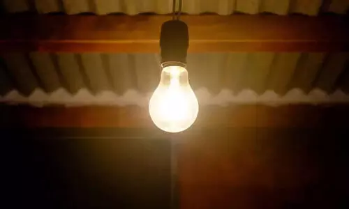 വൈദ്യുതി ആനുകൂല്യത്തിന് പ്രത്യേക സർട്ടിഫിക്കറ്റ് തേടി അലയേണ്ട; റേഷൻ കാർഡ് മതി