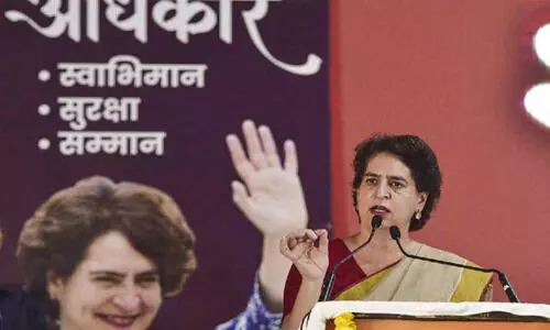 ഐ.പി.എസ് ഉദ്യോഗസ്ഥന്റെ മരണവും   ചീഫ് ജസ്റ്റിസിനു നേർക്കുള്ള ഷൂ ഏറും;   രാജ്യത്തെങ്ങും ദലിതർക്കെതിരായ അക്രമങ്ങളുടെ പരമ്പരയെന്ന് പ്രിയങ്ക ഗാന്ധി