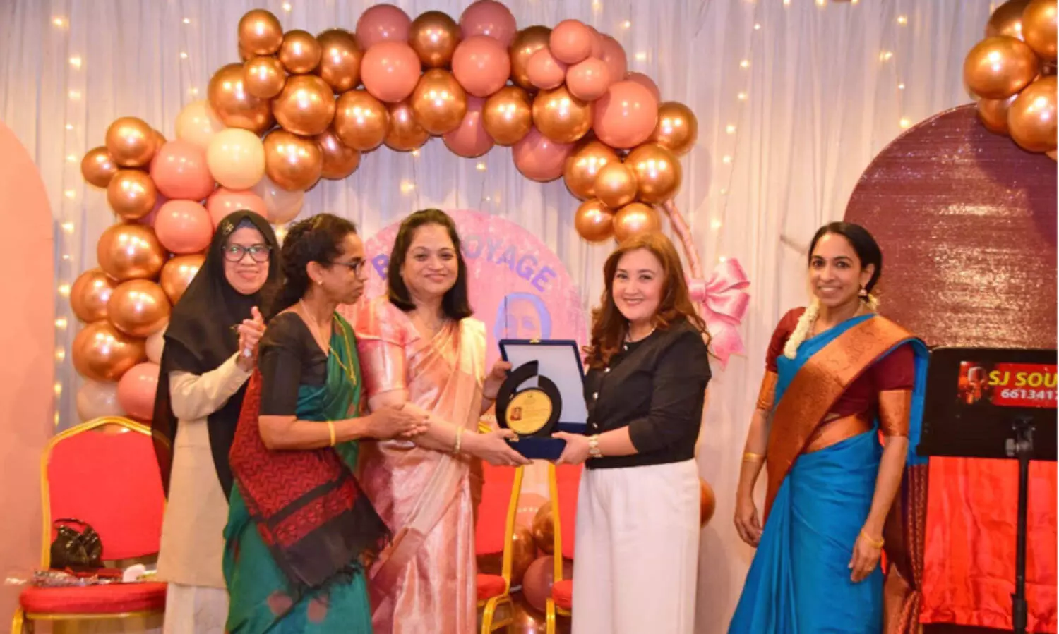 നാ​ലു​പ​തി​റ്റാ​ണ്ടി​ന്റെ ആ​തു​ര സേ​വ​ന​ത്തി​ന് ശേ​ഷം മോ​ളി തോ​മ​സ് നാ​ട്ടി​ലേ​ക്ക്