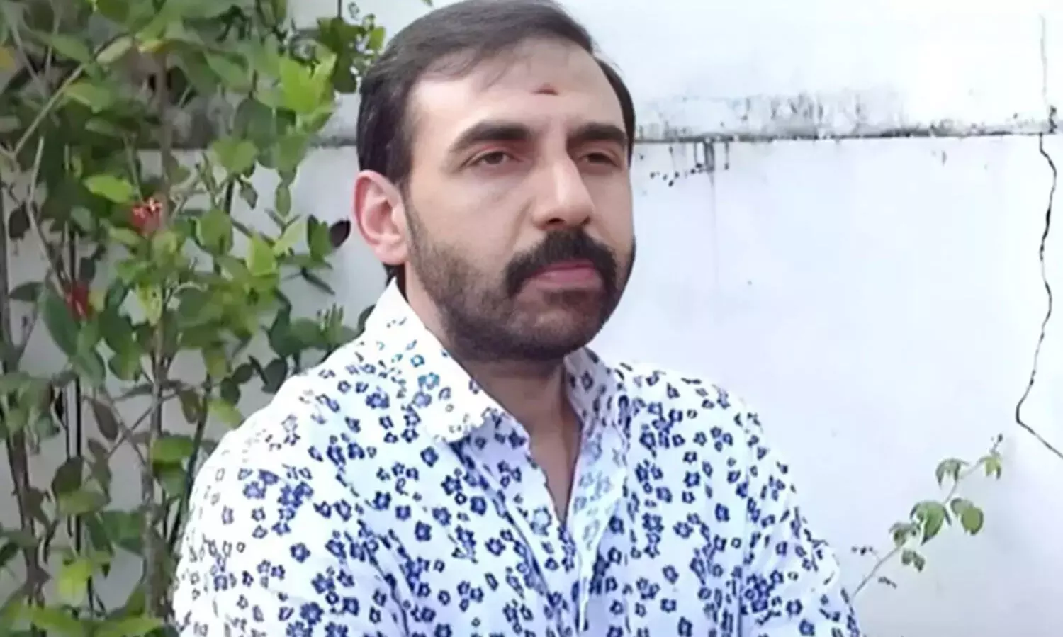 സ്വർണപ്പാളികൾ പ്രദർശിപ്പിച്ചും ഉണ്ണികൃഷ്ണൻ പോറ്റി ലക്ഷങ്ങൾ തട്ടി; പാളികൾ മുറിച്ചുവിറ്റു