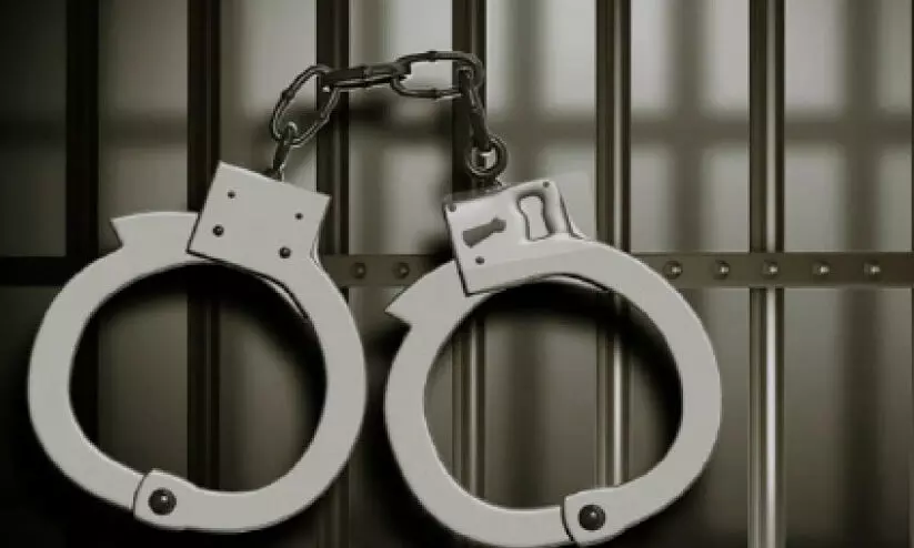 വാ​ഹ​നാ​പ​ക​ട ദൃ​ശ്യം പ​ക​ർ​ത്തി പ്ര​ച​രി​പ്പി​ച്ചു; പ്ര​വാ​സി പി​ടി​യി​ൽ