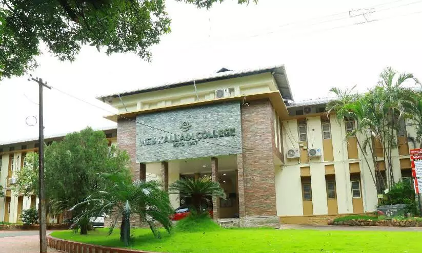 എം.​ഇ.​എ​സ് ക​ല്ല​ടി കോ​ള​ജ് യൂ​നി​യ​ൻ തെ​ര​ഞ്ഞെ​ടു​പ്പ്; ആ​ശ​യ​ക്കുഴ​പ്പം തീ​രാ​തെ മു​ന്ന​ണി​ക​ൾ