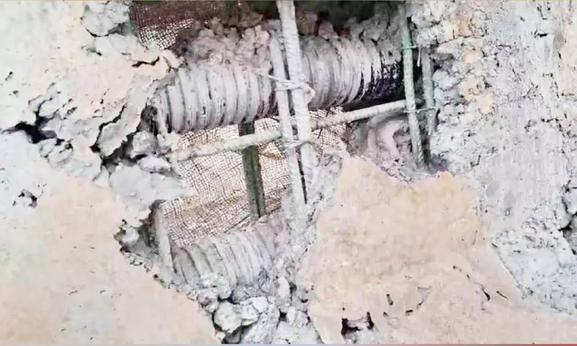 ദേ​ശീ​യ​പാ​ത നി​ർ​മാ​ണ​ത്തി​ലെ വീ​ഴ്ച; ഗ​ർ​ഡ​റു​ക​ളു​ടെ ക​മ്പി​ക​ൾ പു​റ​ത്ത്