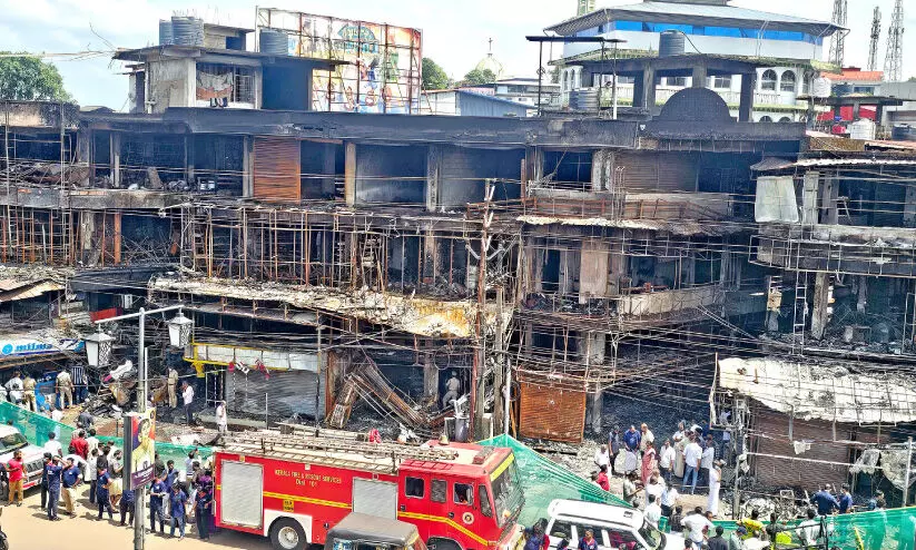 തളിപ്പറമ്പ് തീപിടിത്തം; കത്തിയമർന്നത് 112 മുറികൾ, 50 കോടി നഷ്ടം