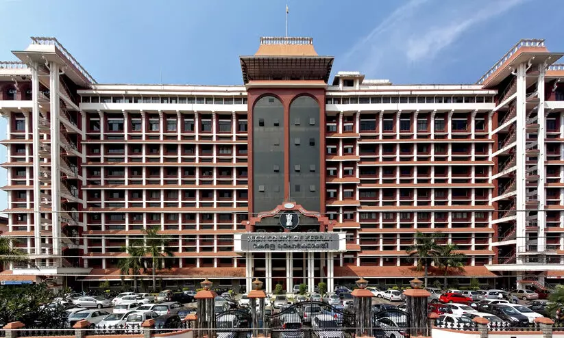 ടോ​ൾ​ പി​രി​ക്കാ​ൻ ദേ​ശീ​യ​പാ​ത അ​തോ​റി​റ്റി​ക്ക്​ അ​നു​മ​തി​യി​ല്ല- ഹൈ​കോ​ട​തി