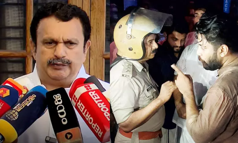 ‘50പേർ ആയുധങ്ങളുമായി സി.പി.എം ഓഫിസിൽ നിൽക്കുന്നെന്ന് പറഞ്ഞ് കോൺഗ്രസുകാരെ പൊലീസ് തടഞ്ഞു, യാതൊരു മര്യാദയുമില്ലാതെയാണ് ഷാഫിയെ തല്ലിയത്’ -കെ. മുരളീധരൻ ‘50പേർ ആയുധങ്ങളുമായി സി.പി.എം ഓഫിസിൽ നിൽക്കുന്നെന്ന് പറഞ്ഞ് കോൺഗ്രസുകാരെ പൊലീസ് തടഞ്ഞു, യാതൊരു മര്യാദയുമില്ലാതെയാണ് ഷാഫിയെ തല്ലിയത്’ -കെ. മുരളീധരൻ