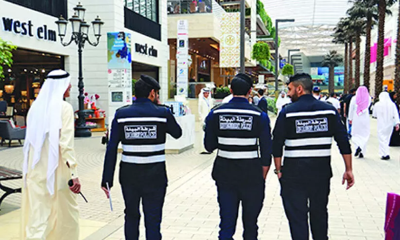 പരിസ്ഥിതി ശ്രദ്ധിക്കണം; പൊതുസ്ഥലത്ത് മാലിന്യം തള്ളുന്നവർക്കെതിരെ കർശന നടപടി പരിസ്ഥിതി ശ്രദ്ധിക്കണം; പൊതുസ്ഥലത്ത് മാലിന്യം തള്ളുന്നവർക്കെതിരെ കർശന നടപടി