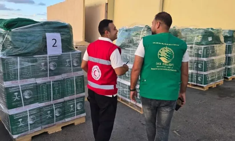 ഗസ്സക്ക് ആശ്വാസമായി കെ.എസ് റിലീഫ് സഹായം: വെടിനിർത്തലിനൊപ്പം രണ്ട് ദുരിതാശ്വാസ വിമാനങ്ങൾ എത്തിച്ചു