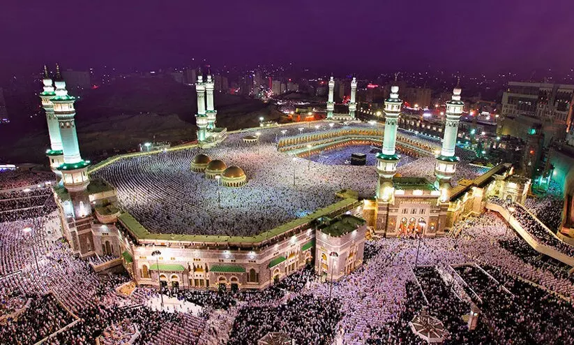 റബീഉൽ ആഖിർ മാസത്തിൽ ഇരു ഹറമുകളിലുമായി എത്തിയത് 1.3 കോടി തീർഥാടകർ റബീഉൽ ആഖിർ മാസത്തിൽ ഇരു ഹറമുകളിലുമായി എത്തിയത് 1.3 കോടി തീർഥാടകർ