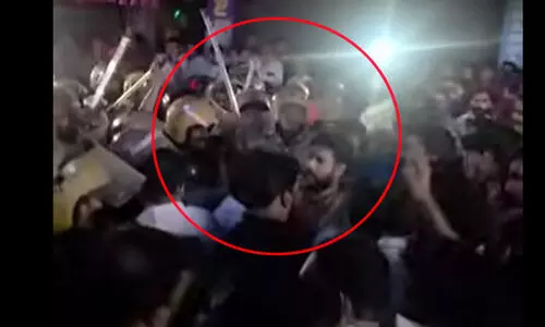 ‘പൊലീസ് ഇതൊന്നു കാണൂ...’-ഷാഫിയെ അടിക്കുന്ന വിഡിയോ പങ്കുവെച്ച് രാഹുൽ മാങ്കൂട്ടത്തിൽ; ‘ശ്രീ വിജയൻ, ഓരോ തുള്ളി ചോരയ്ക്കും ഈ നാട് മറുപടി പറയിപ്പിക്കും’