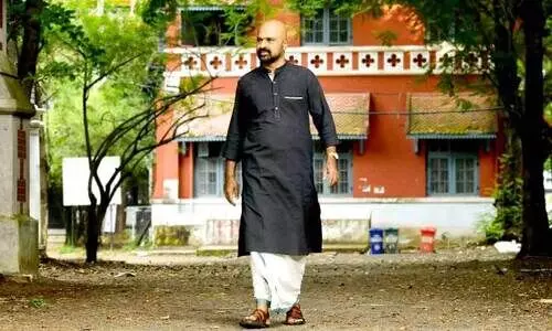 ‘ആൾക്കൂട്ട കൈയടികൊണ്ട്   മോശപ്പെട്ട സാഹിത്യം   ഒന്നാന്തരമാവില്ല’ ‘ആൾക്കൂട്ട കൈയടികൊണ്ട്   മോശപ്പെട്ട സാഹിത്യം   ഒന്നാന്തരമാവില്ല’