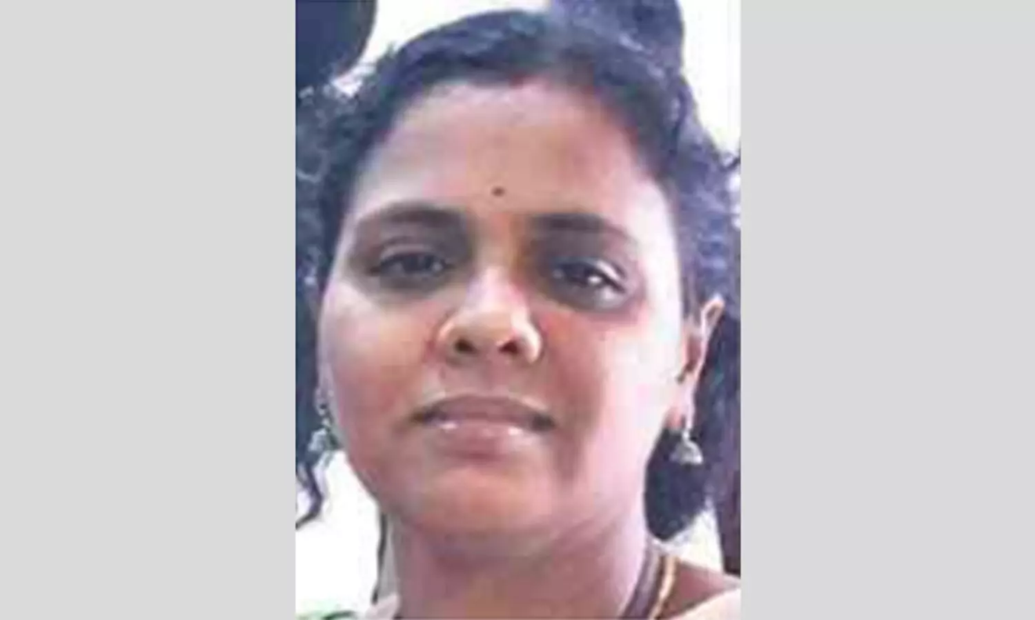 ഭർത്താവിനൊപ്പം സ്കൂട്ടറിൽ സഞ്ചരിക്കവെ ബസിനടിയിലേക്ക് വീണ് യുവതിക്ക് ദാരുണാന്ത്യം