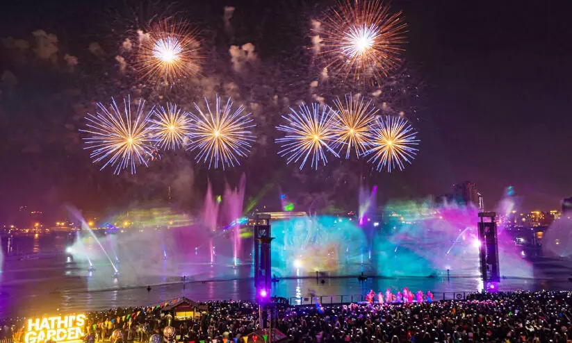 പ്രകാശം പരത്താൻ ദീ​പാ​വ​ലി; വ​ര​വേ​ൽ​ക്കാ​നൊരുങ്ങി രാ​ജ്യം