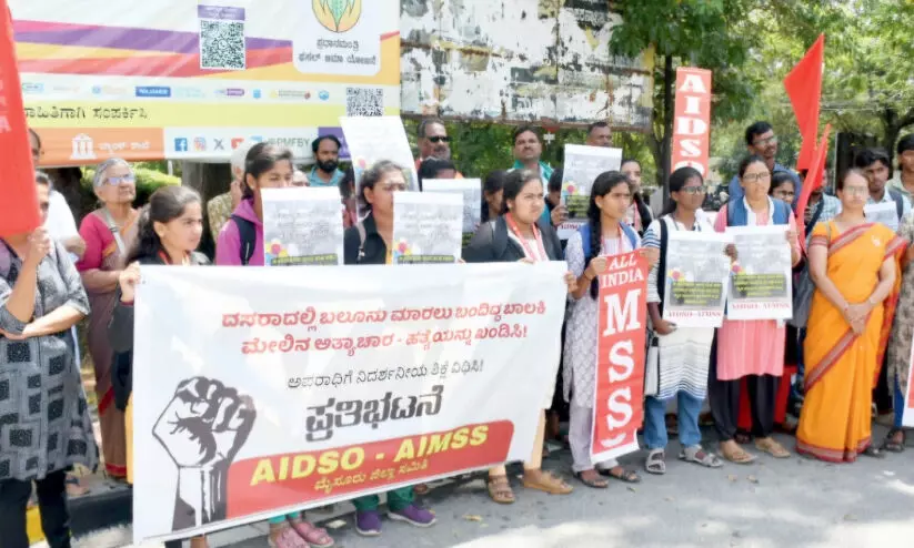 ബലാത്സംഗം ചെയ്ത് കൊല:   ബാലികയുടെ ദേഹത്ത് 19 കുത്തേറ്റു