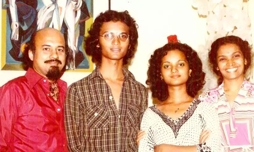 ടി.ജെ.എസ്. ജോർജ് ഭാര്യ അമ്മുവിനും മക്കളായ ജീത് തയ്യിലിനും ഷേബക്കുമൊപ്പം