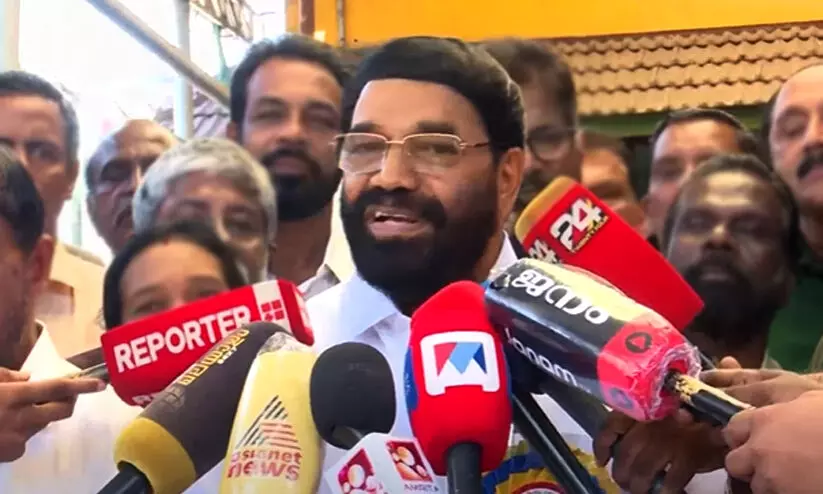 ശബരിമല സ്വർണപ്പാളി: കള്ളൻമാരെ ജയിലിലാക്കണം, ആറാഴ്ചക്കുള്ളിൽ എല്ലാം പുറത്തുവരും -വി.എൻ. വാസവൻ