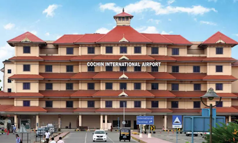 വി​മാ​ന​ത്തി​ലെ ശു​ചി​മു​റി​യി​ൽനി​ന്ന് സ്വർണം പിടികൂടി