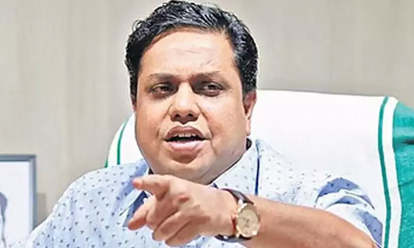 രാഹുലിനെ അയോഗ്യനാക്കാൻ നിയമോപദേശം തേടുമെന്ന് സ്പീക്കർ രാഹുലിനെ അയോഗ്യനാക്കാൻ നിയമോപദേശം തേടുമെന്ന് സ്പീക്കർ