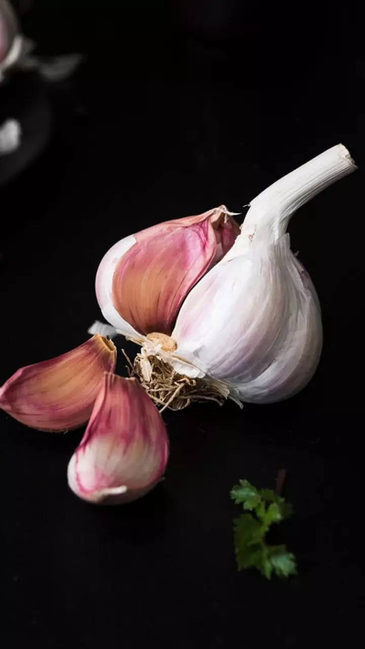 വെളുത്തുള്ളി രുചിക്ക് മാത്രമല്ല, ഈ ആരോഗ്യ ഗുണങ്ങളും ഉണ്ട്