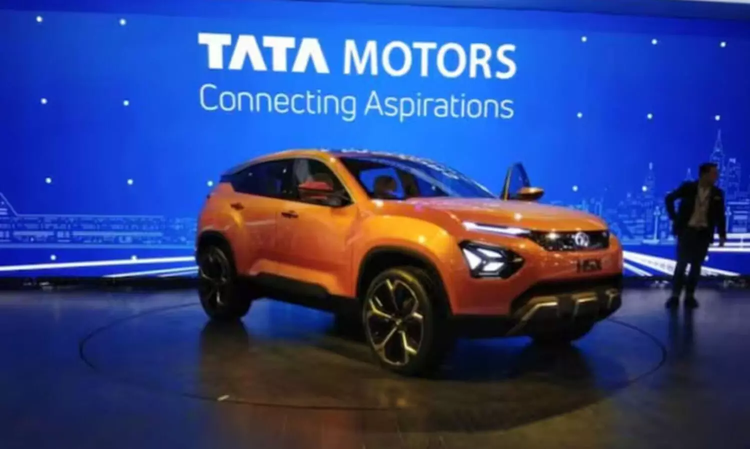 ടാറ്റ മോട്ടോർസ് വിഭജിക്കുന്നു; ഓഹരി ഉടകൾക്ക് നാളെ ബംപർ