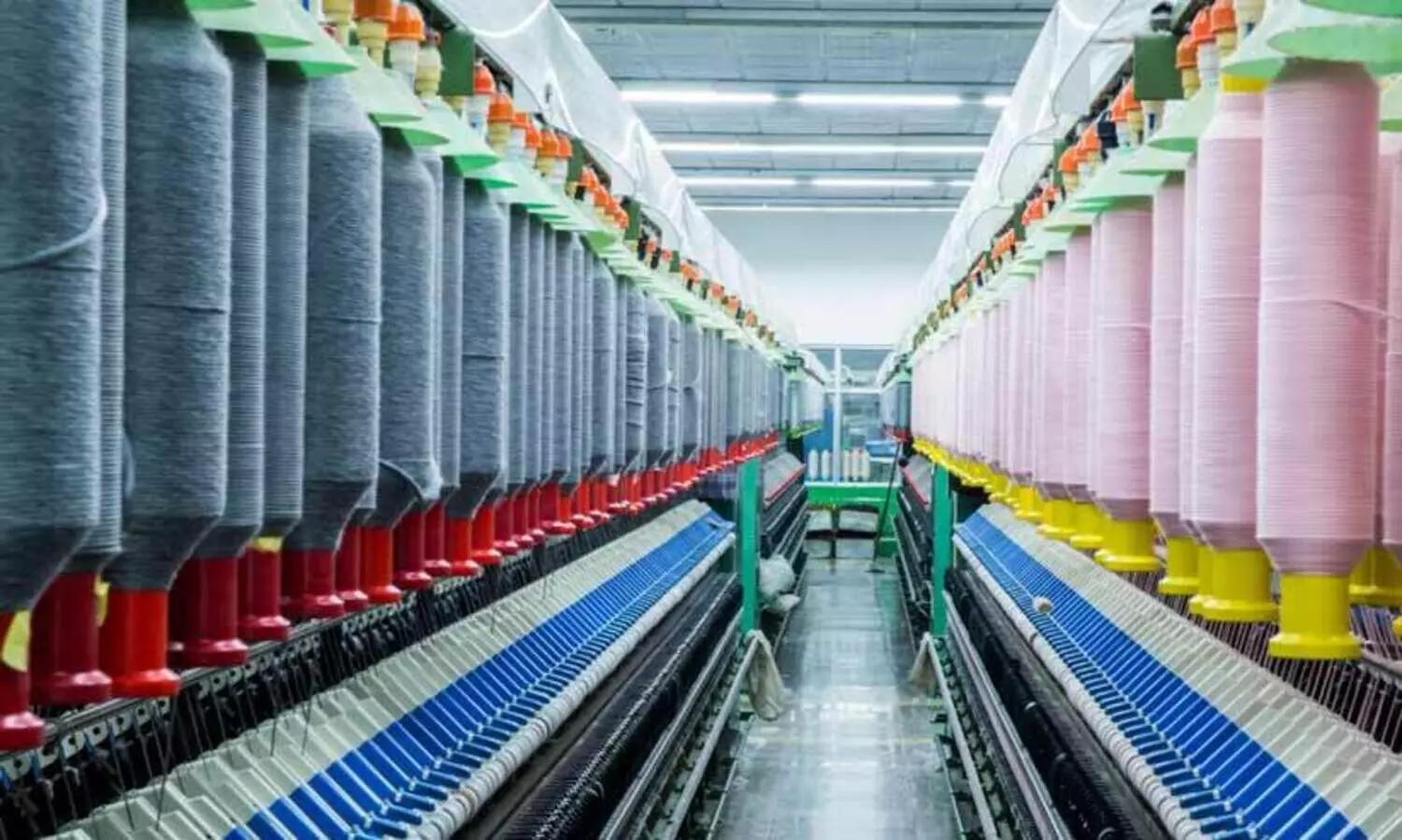 കയറ്റുമതിയെ സാരമായി ബാധിച്ച് യു.എസ് താരിഫ്; മൊറട്ടോറിയം തേടി ഇന്ത്യയുടെ വസ്ത്ര വ്യാപാര മേഖല