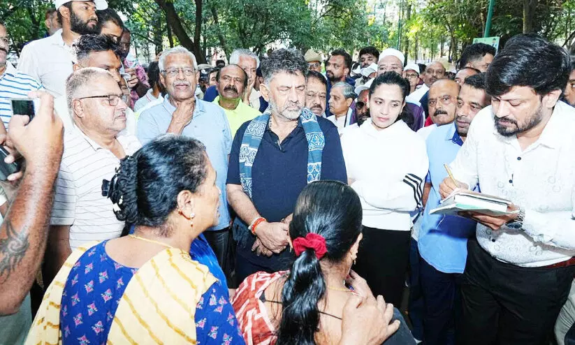 ഉപമുഖ്യമന്ത്രിയുടെ ‘ബംഗളൂരു വോക്ക്’; തടസ്സപ്പെടുത്തി ബി.ജെ.പി എം.എൽ.എ ഉപമുഖ്യമന്ത്രിയുടെ ‘ബംഗളൂരു വോക്ക്’; തടസ്സപ്പെടുത്തി ബി.ജെ.പി എം.എൽ.എ