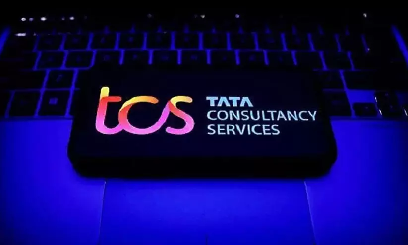 യു.എസിലെ ജോലിക്ക് ഇനി ഇന്ത്യക്കാരെ അടക്കം നിയമിക്കില്ലെന്ന് ടി.സി.എസ് യു.എസിലെ ജോലിക്ക് ഇനി ഇന്ത്യക്കാരെ അടക്കം നിയമിക്കില്ലെന്ന് ടി.സി.എസ്