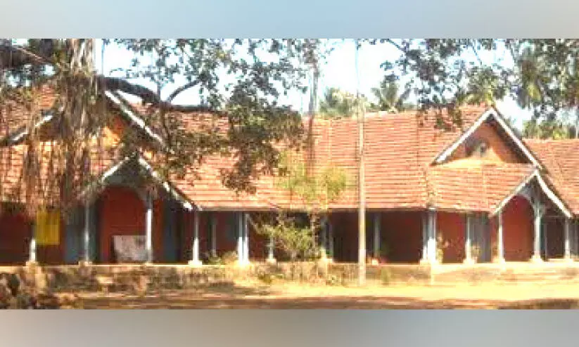 പഴമയുടെ പ്രൗഢിയിൽ പ്രമുഖരുടെ ആദ്യ കളരി; ‘മുത്തച്ഛന് വിദ്യാലയ’മായി പെരുമ്പാവൂര് ഗവ. ബോയ്സ് ഹയര് സെക്കന്ഡറി സ്കൂൾ പഴമയുടെ പ്രൗഢിയിൽ പ്രമുഖരുടെ ആദ്യ കളരി; ‘മുത്തച്ഛന് വിദ്യാലയ’മായി പെരുമ്പാവൂര് ഗവ. ബോയ്സ് ഹയര് സെക്കന്ഡറി സ്കൂൾ