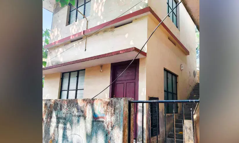 ലക്ഷങ്ങള് മുടക്കി നിര്മിച്ച പകല് വീടുകള് അടഞ്ഞുകിടക്കുന്നു ലക്ഷങ്ങള് മുടക്കി നിര്മിച്ച പകല് വീടുകള് അടഞ്ഞുകിടക്കുന്നു